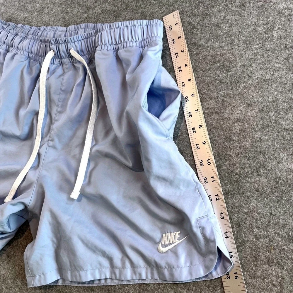 Nike Mens Swim Trunks Light Blue Sport Beach Summer Large 5 Inch Inseam Lined